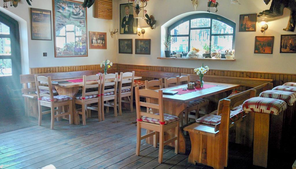 Hostinec U Pejska A Kocicky Marianske Lazne Exterior photo