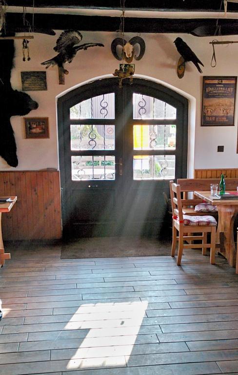 Hostinec U Pejska A Kocicky Marianske Lazne Exterior photo